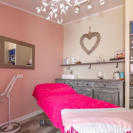 Le Comptoir Des Ecoliers Bed & Breakfast Gémozac Dış mekan fotoğraf