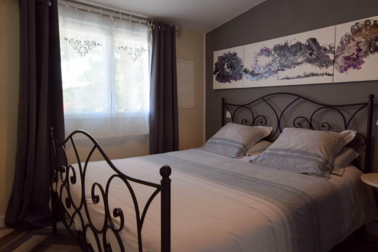 Le Comptoir Des Ecoliers Bed & Breakfast Gémozac Dış mekan fotoğraf