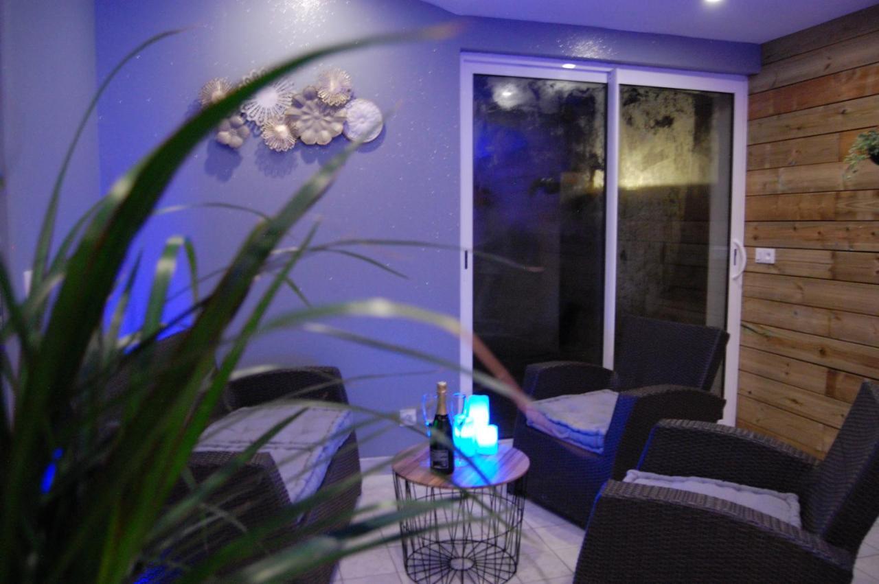 Le Comptoir Des Ecoliers Bed & Breakfast Gémozac Dış mekan fotoğraf