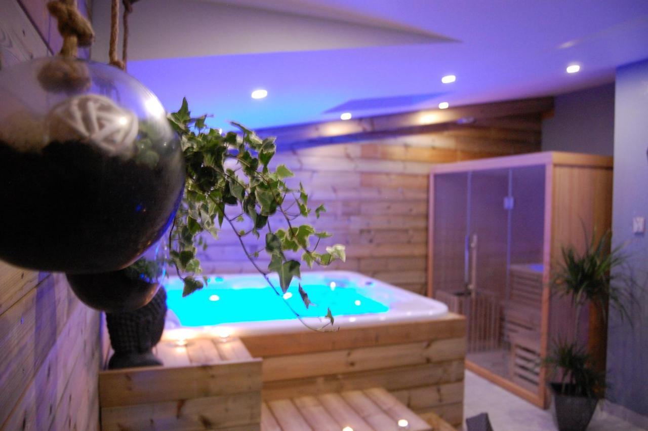 Le Comptoir Des Ecoliers Bed & Breakfast Gémozac Dış mekan fotoğraf