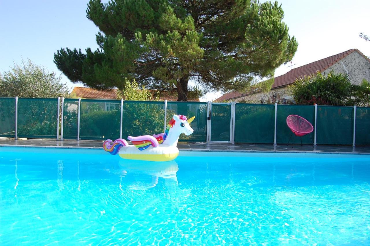 Le Comptoir Des Ecoliers Bed & Breakfast Gémozac Dış mekan fotoğraf